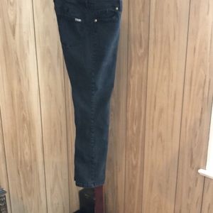 Chicos so lifting black jeans 2P(12P) very good condition. No signs of wear